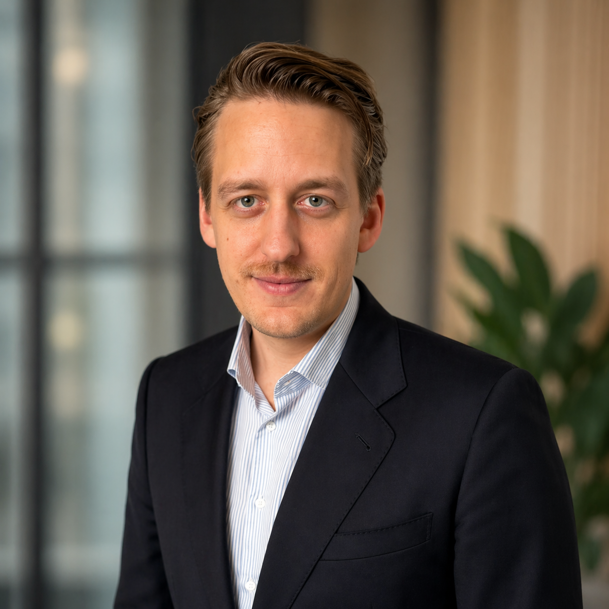 Chris Steinmayer, Managementberater für Versicherer